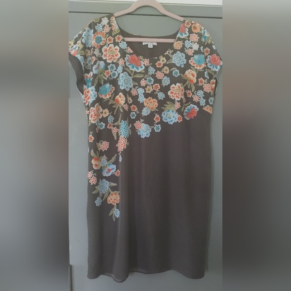 Isaac Mizrahi shift knee length dress